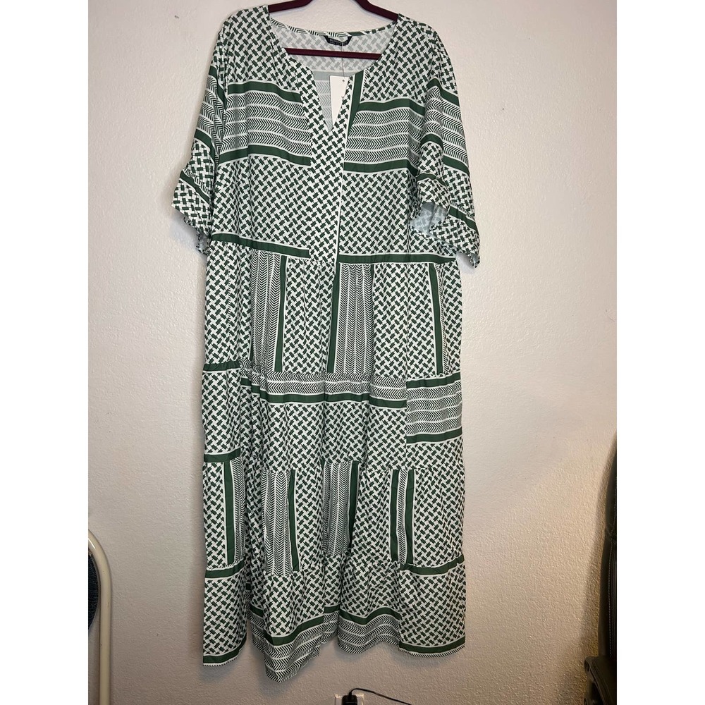 NWT Bloomchic Geometric Contrast Maxi Dress 3X Green White